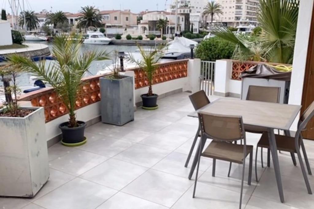 Appartement Terrasse Emplacement N° 1 Empuriabrava Dış mekan fotoğraf